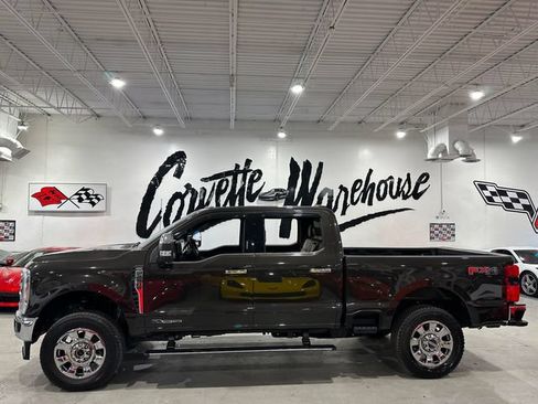 Used 2024 Ford F250 Lariat w/ Lariat Ultimate Package AWD/4WD image 2