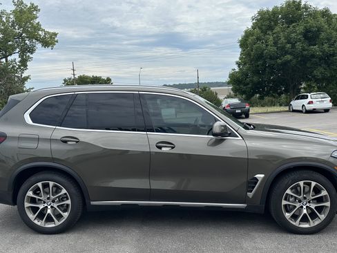 Used 2026 BMW X5 xDrive40i AWD/4WD image 11