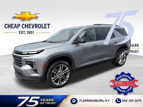 Used 2025 Chevrolet Traverse LT w/ Enhanced Driving Package AWD/4WD image 1