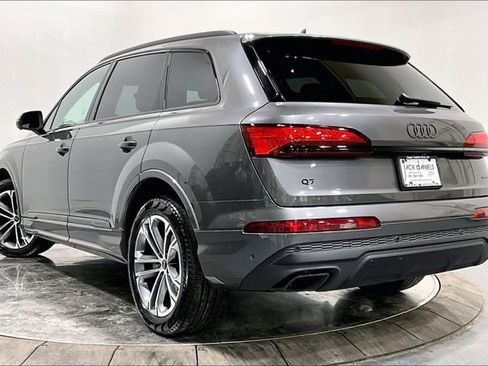 Certified 2025 Audi Q7 2.0T Premium w/ Convenience Plus Package image 11