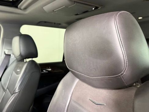 Used 2016 Cadillac Escalade Luxury RWD image 18