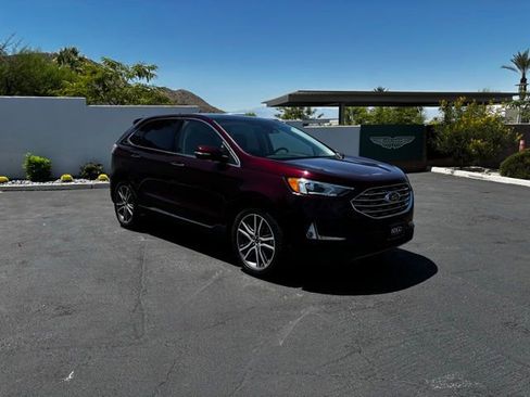 Used 2020 Ford Edge Titanium w/ Class II Trailer Tow Package AWD/4WD image 3