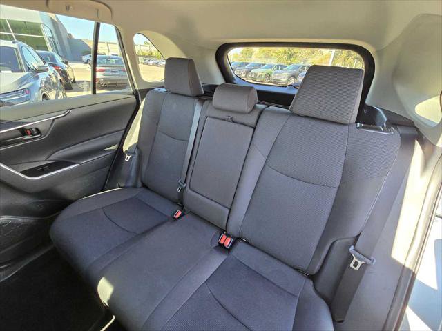 Used 2024 Toyota RAV4 LE AWD/4WD image 17