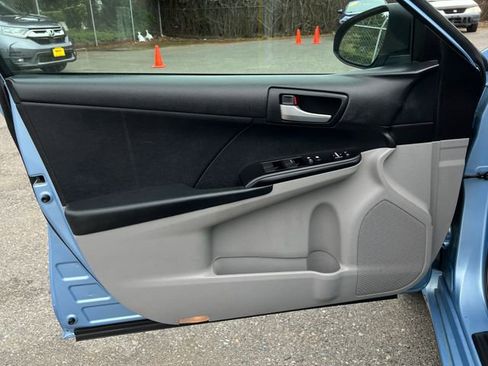 Used 2012 Toyota Camry LE FWD image 16