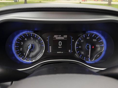 Used 2020 Chrysler Pacifica Touring w/ S Appearance Package FWD image 27