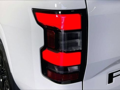 Used 2022 Nissan Frontier SV w/ Technology Package RWD image 38
