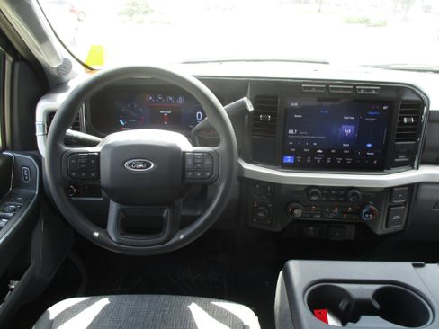 Used 2024 Ford F250 XLT w/ XLT Premium Package AWD/4WD image 10