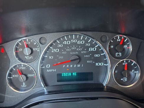 Used 2024 Chevrolet Express 2500 w/ Driver Convenience Package image 17