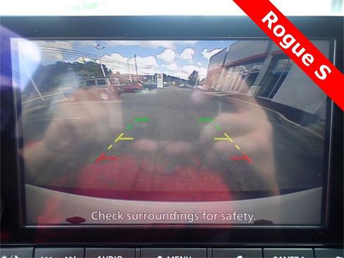 Used 2023 Nissan Rogue S image 30