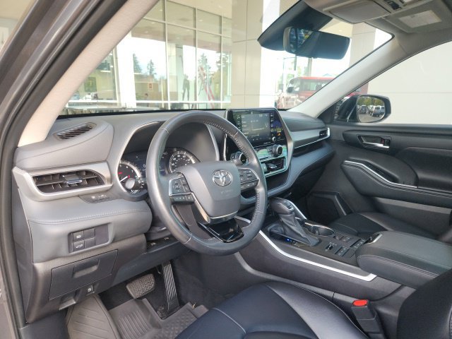 Used 2021 Toyota Highlander XLE AWD/4WD image 15