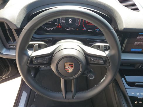 Used 2024 Porsche Cayenne image 24