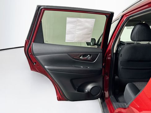 Used 2019 Nissan Rogue SV w/ Premium Package FWD image 26