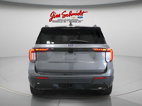 Used 2025 Ford Explorer ST-Line w/ ST-Line Street Pack AWD/4WD image 5