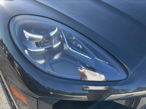 Used 2021 Porsche Macan image 27