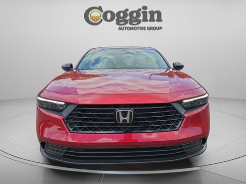 Certified 2025 Honda Accord SE image 8