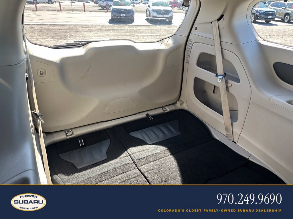Used 2019 Chrysler Pacifica Touring-L w/ Advanced Safetytec Group FWD image 18