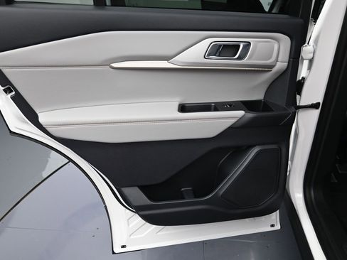 New 2026 Ford Explorer Active w/ Active Comfort Package RWD image 26