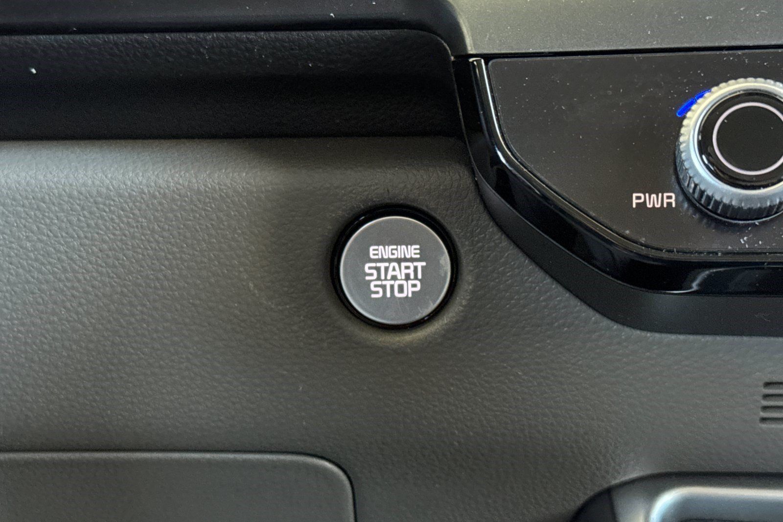 Used 2026 Kia Carnival FWD image 17