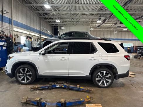 Used 2024 Honda Pilot Elite image 2