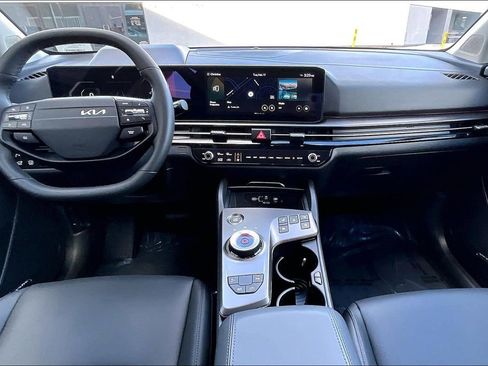 Used 2026 Kia Sportage SX Prestige image 13