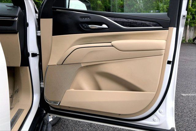 Used 2021 Cadillac Escalade Premium Luxury AWD/4WD image 24