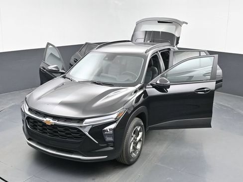 Used 2026 Chevrolet Trax LT w/ Driver Confidence Package FWD image 50
