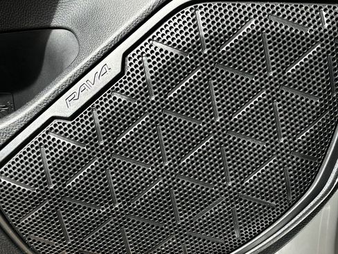 Used 2025 Toyota RAV4 XLE image 22