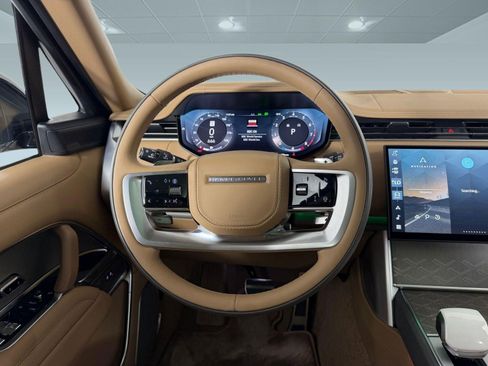 Used 2026 Land Rover Range Rover SV image 16