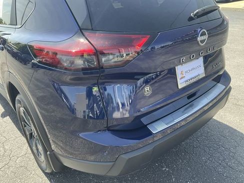Certified 2024 Nissan Rogue SV w/ SV Premium Package AWD/4WD image 32