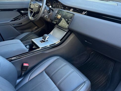 Used 2025 Land Rover Range Rover Evoque S image 33