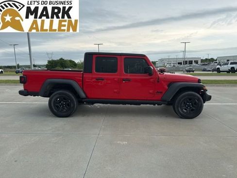 Used 2022 Jeep Gladiator Sport w/ Trailer Tow Package AWD/4WD image 6
