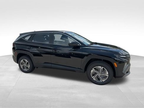 New 2026 Hyundai Tucson Blue SE AWD/4WD image 2