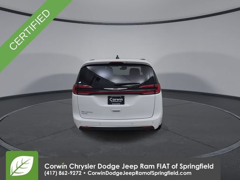 Certified 2024 Chrysler Pacifica Touring-L FWD image 13