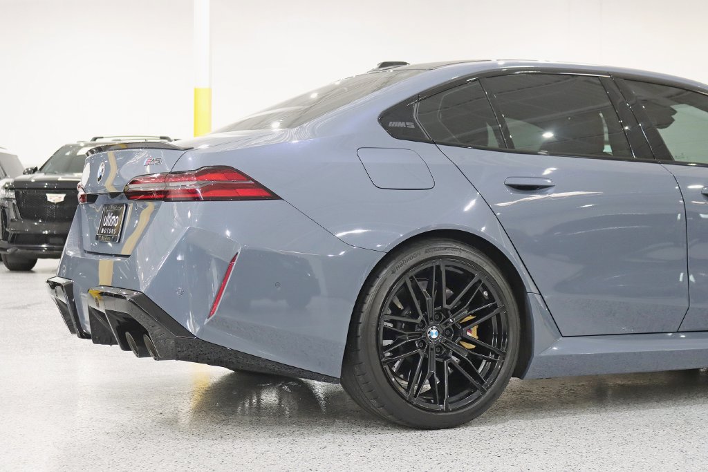 Used 2025 BMW M5 w/ Carbon Package AWD/4WD image 12