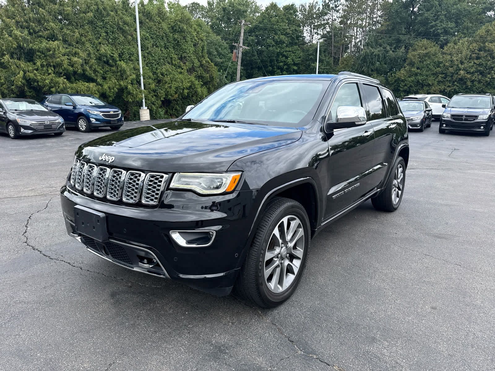 Used 2017 Jeep Grand Cherokee Overland w/ Jeep Active Safety Group AWD/4WD image 7