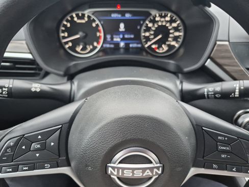 Used 2025 Nissan Altima 2.5 SV image 25