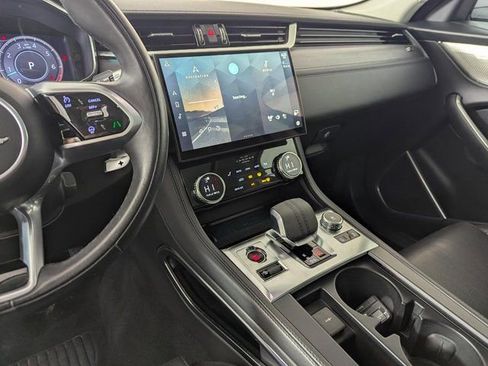 Used 2021 Jaguar F-PACE S image 19