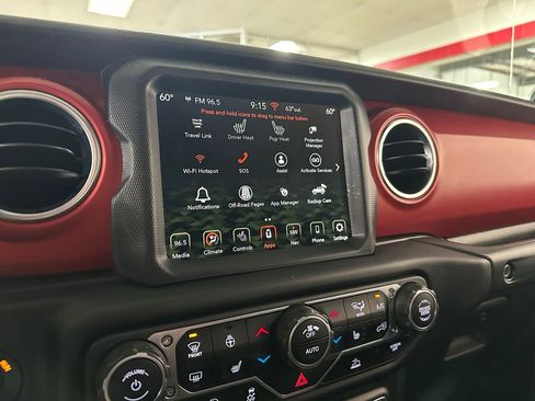 Certified 2023 Jeep Wrangler Unlimited Rubicon w/ Cold Weather Group AWD/4WD image 22