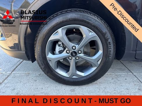 Used 2025 Ford Escape ST-Line FWD image 16
