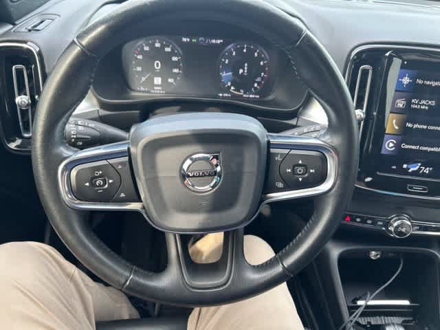 Used 2020 Volvo XC40 T5 Momentum w/ Protection Package Premier AWD/4WD image 18