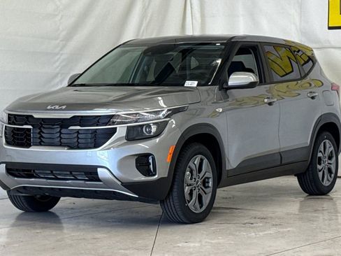 New 2026 Kia Seltos LX FWD image 8