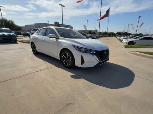 Used 2025 Nissan Sentra SV FWD image 2