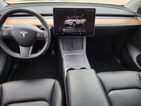 Used 2023 Tesla Model Y Long Range image 16