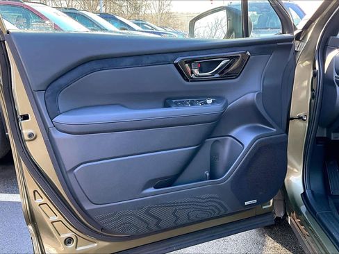 Used 2025 Subaru Forester Limited image 10