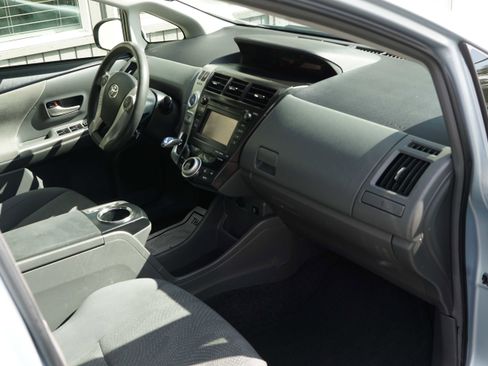 Used 2014 Toyota Prius V Three image 34