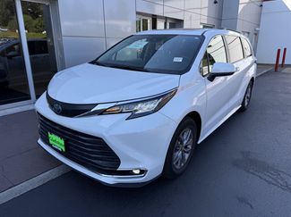 Used 2023 Toyota Sienna XLE w/ XLE Plus Package AWD/4WD video 1