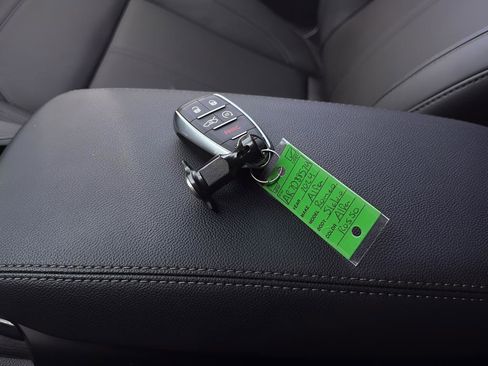 Used 2024 Alfa Romeo Stelvio Sprint image 30