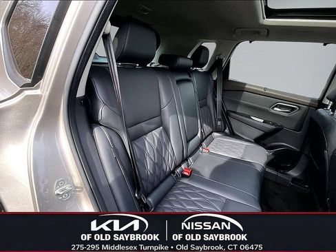 Used 2023 Nissan Rogue Platinum w/ Platinum Premium Package AWD/4WD image 25