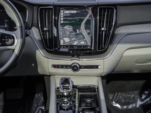 Certified 2023 Volvo XC60 B6 Ultimate w/ Protection Package Premier image 21