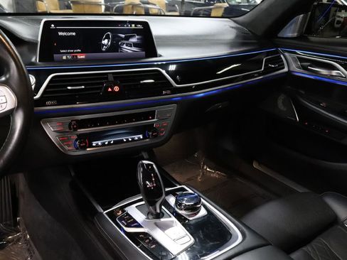 Used 2022 BMW ALPINA B7 xDrive image 30